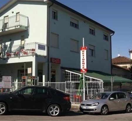 Residence Mariele Tavazzano ภายนอก รูปภาพ